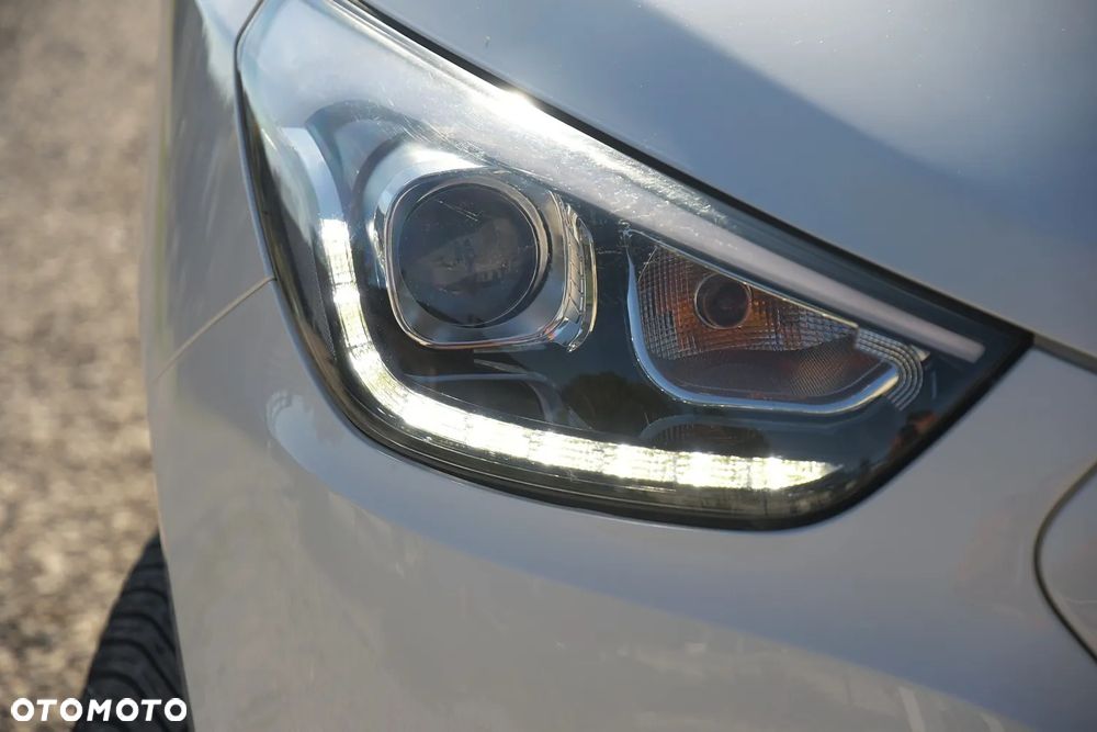 Hyundai ix35 1.6 2WD Fifa World Cup Edition - 17