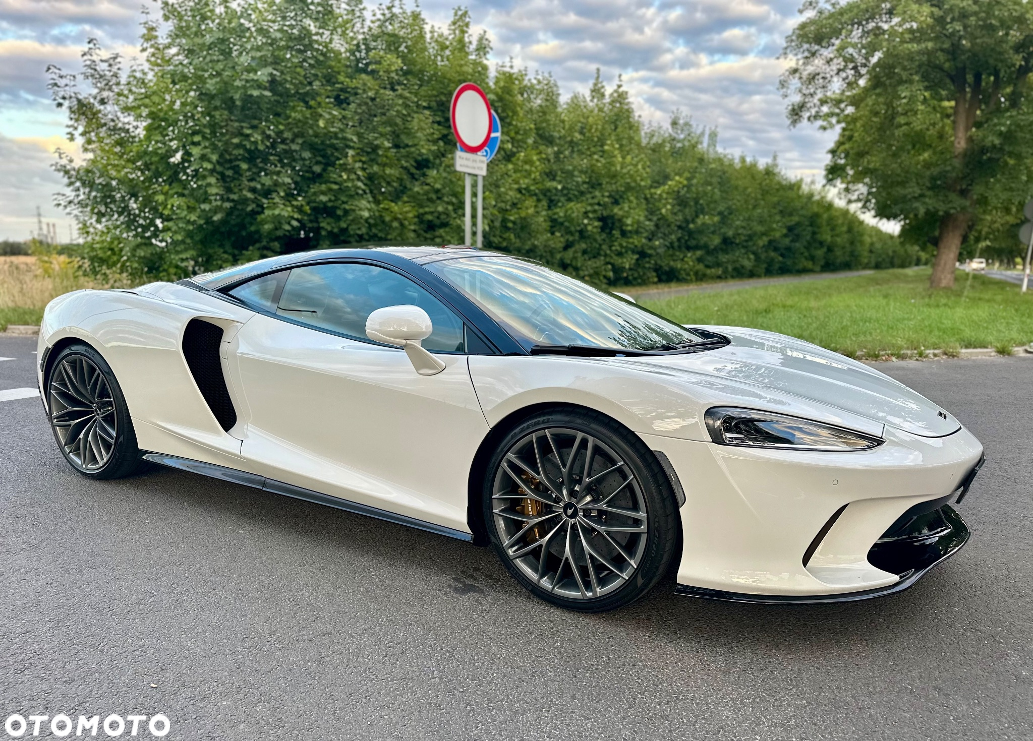 McLaren GT Standard - 8