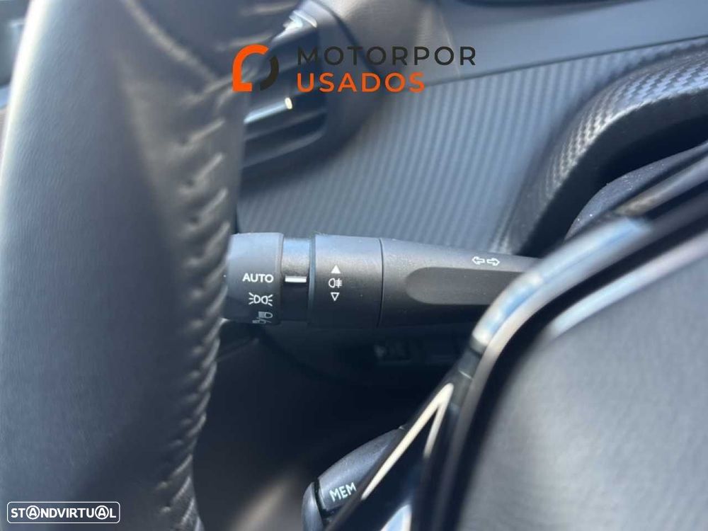 Peugeot 2008 1.2 PureTech Style - 13