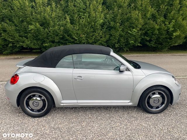 Volkswagen New Beetle - 9