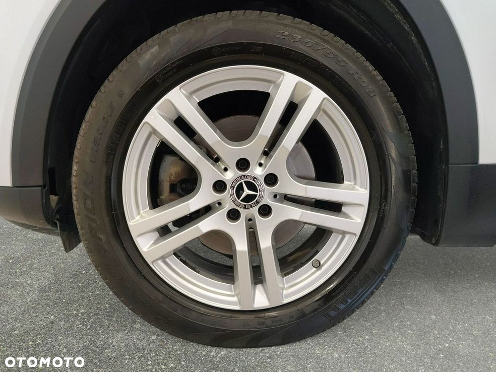 Mercedes-Benz GLB - 12