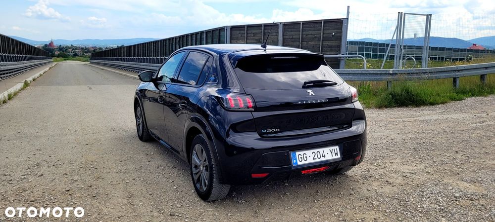 Peugeot 208 Elektromotor 136 Allure+ - 16