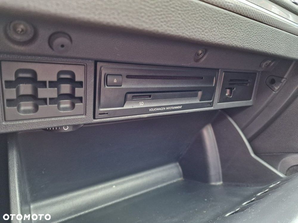 Volkswagen Golf - 28