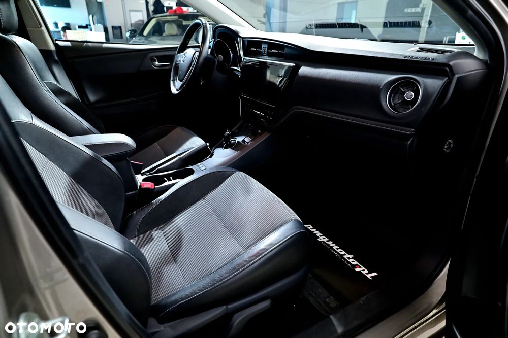 Toyota Auris - 21