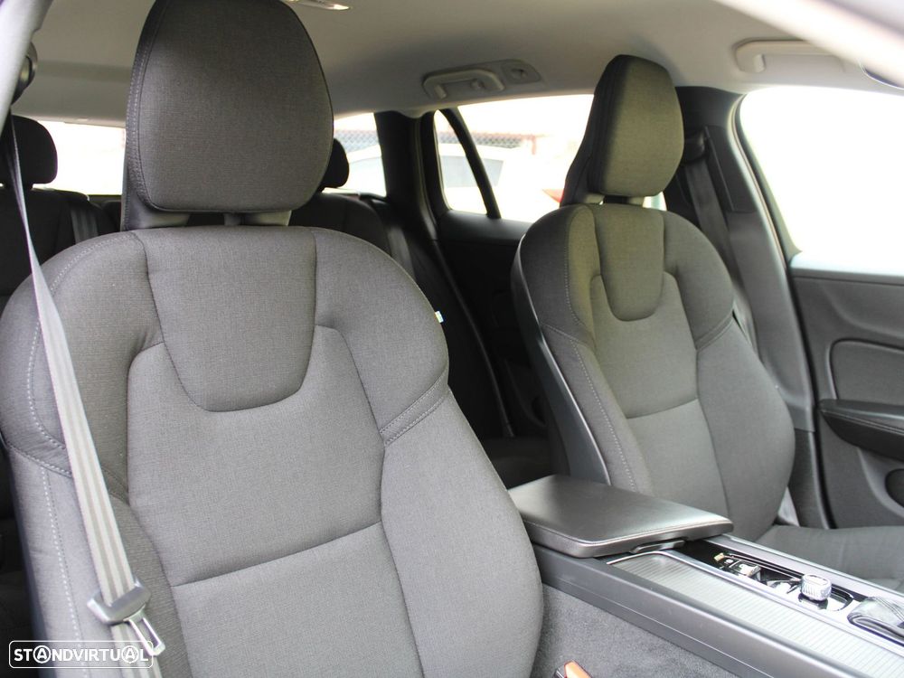 Volvo V60 2.0 D3 Momentum Plus Geartronic - 54