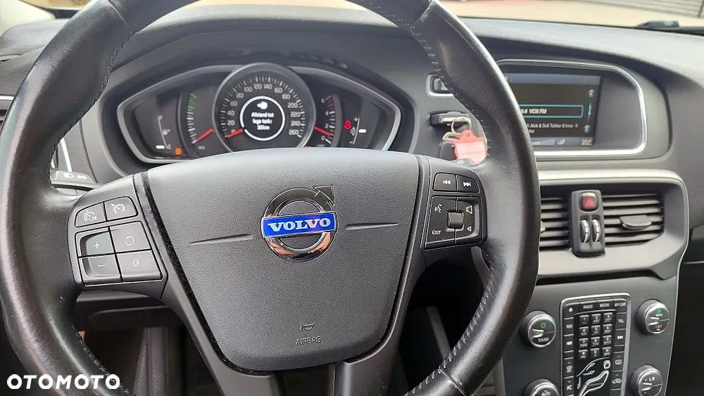 Volvo V40 D2 Momentum - 33