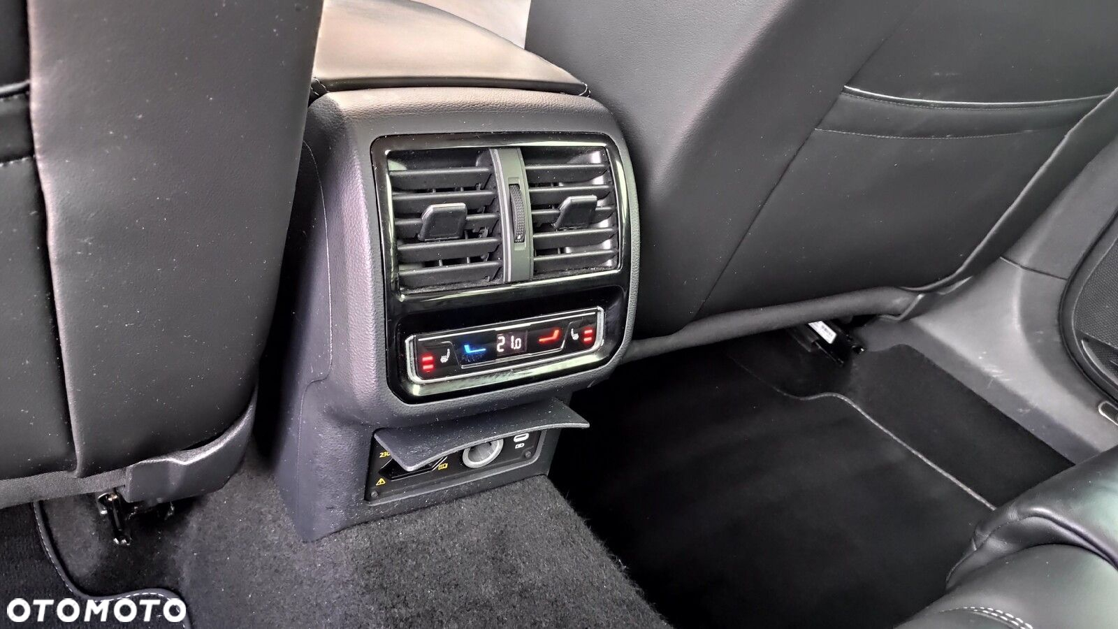 Volkswagen Passat 2.0 TDI 4Mot Elegance DSG - 31