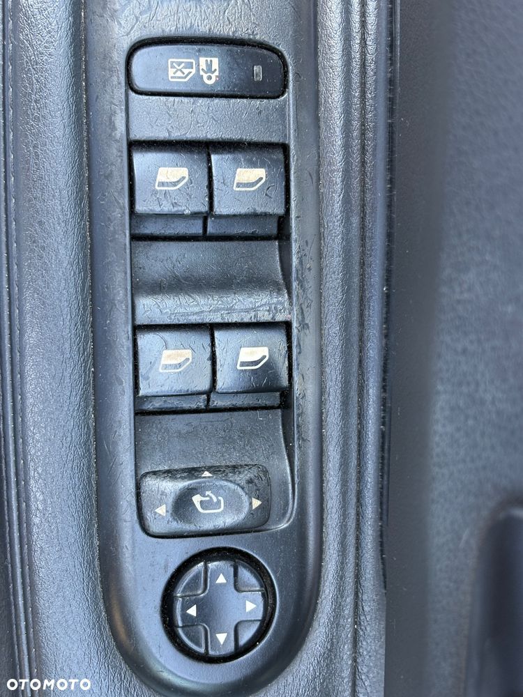 Peugeot 3008 2.0 HDi Premium - 8