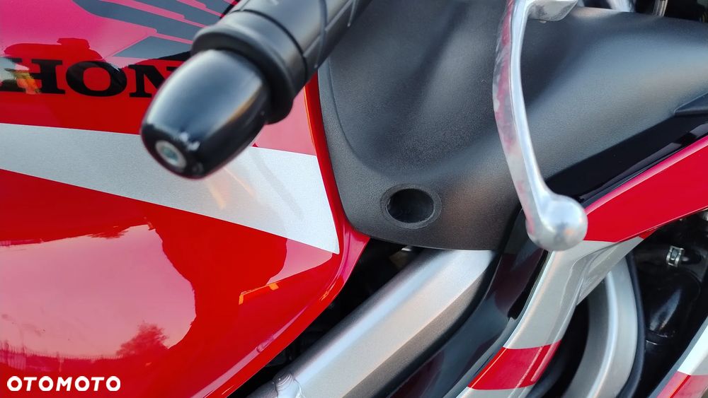 Honda CBR - 23