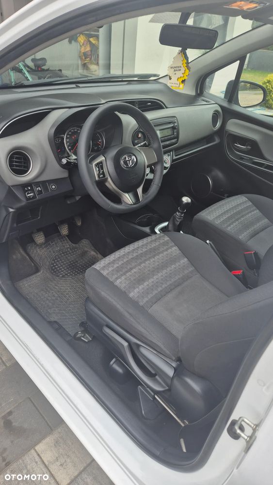 Toyota Yaris - 11