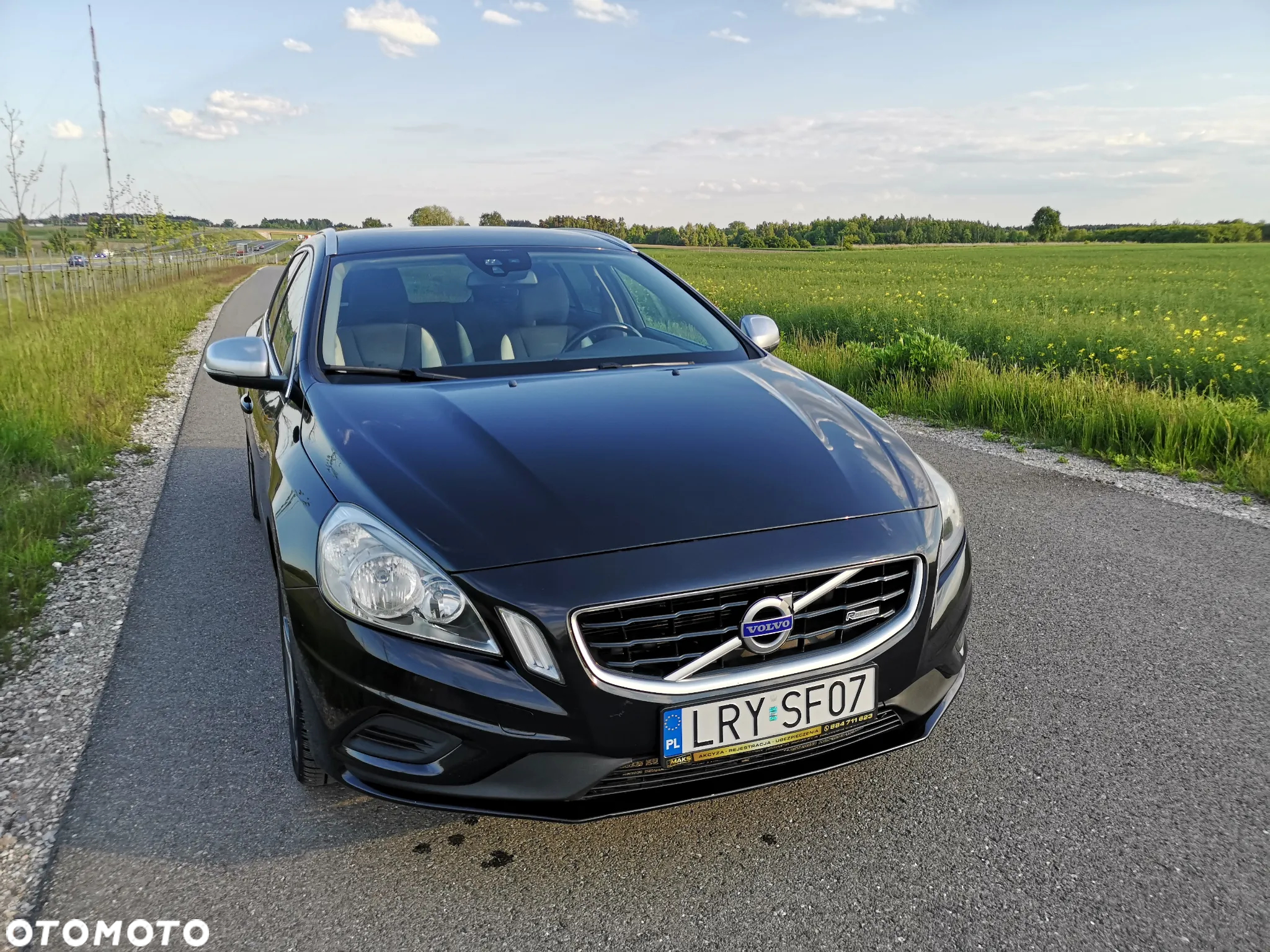 Volvo V60 T3 R-Design - 20