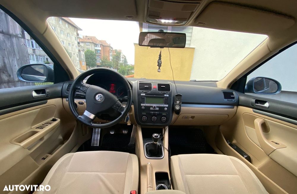 Volkswagen Jetta - 5