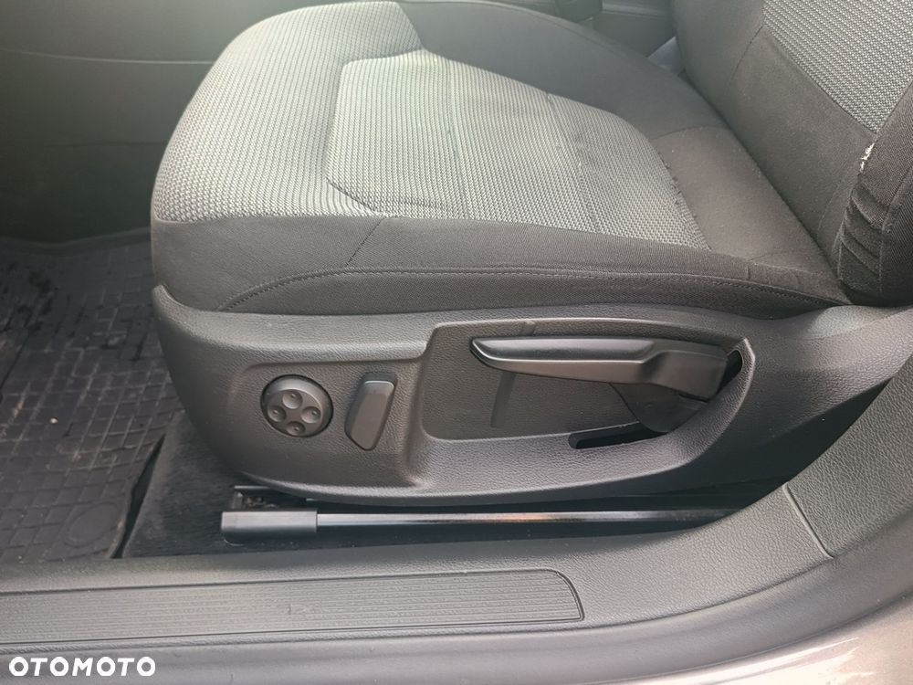 Volkswagen Passat 1.6 TDI BlueMotion Technology Comfortline - 10