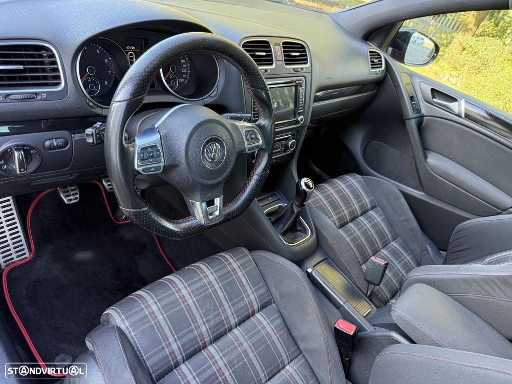 VW Golf 2.0 GTI - 18