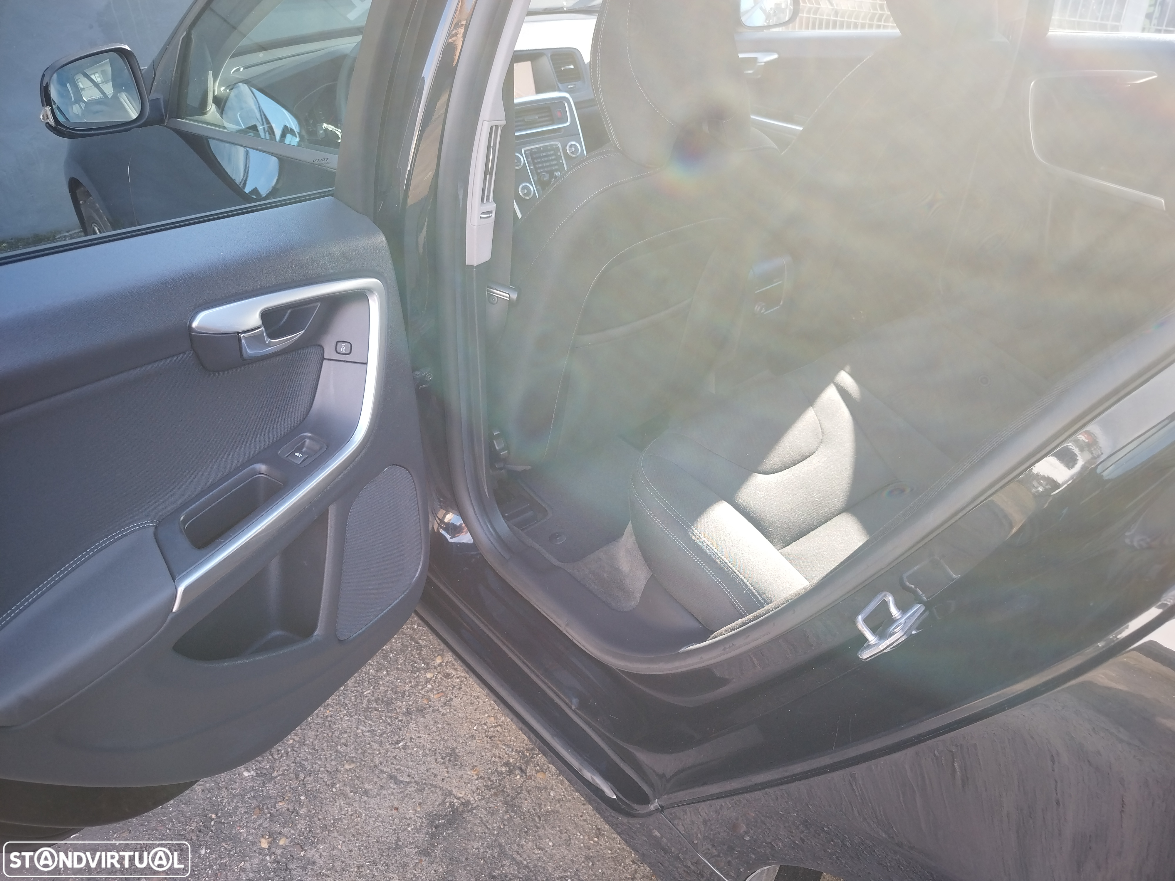 Volvo V60 D2 Momentum - 12