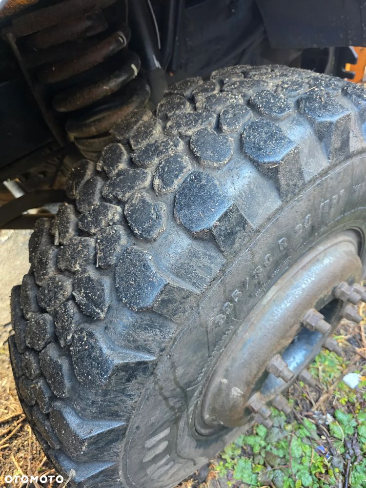 Mercedes-Benz UNIMOG - 10