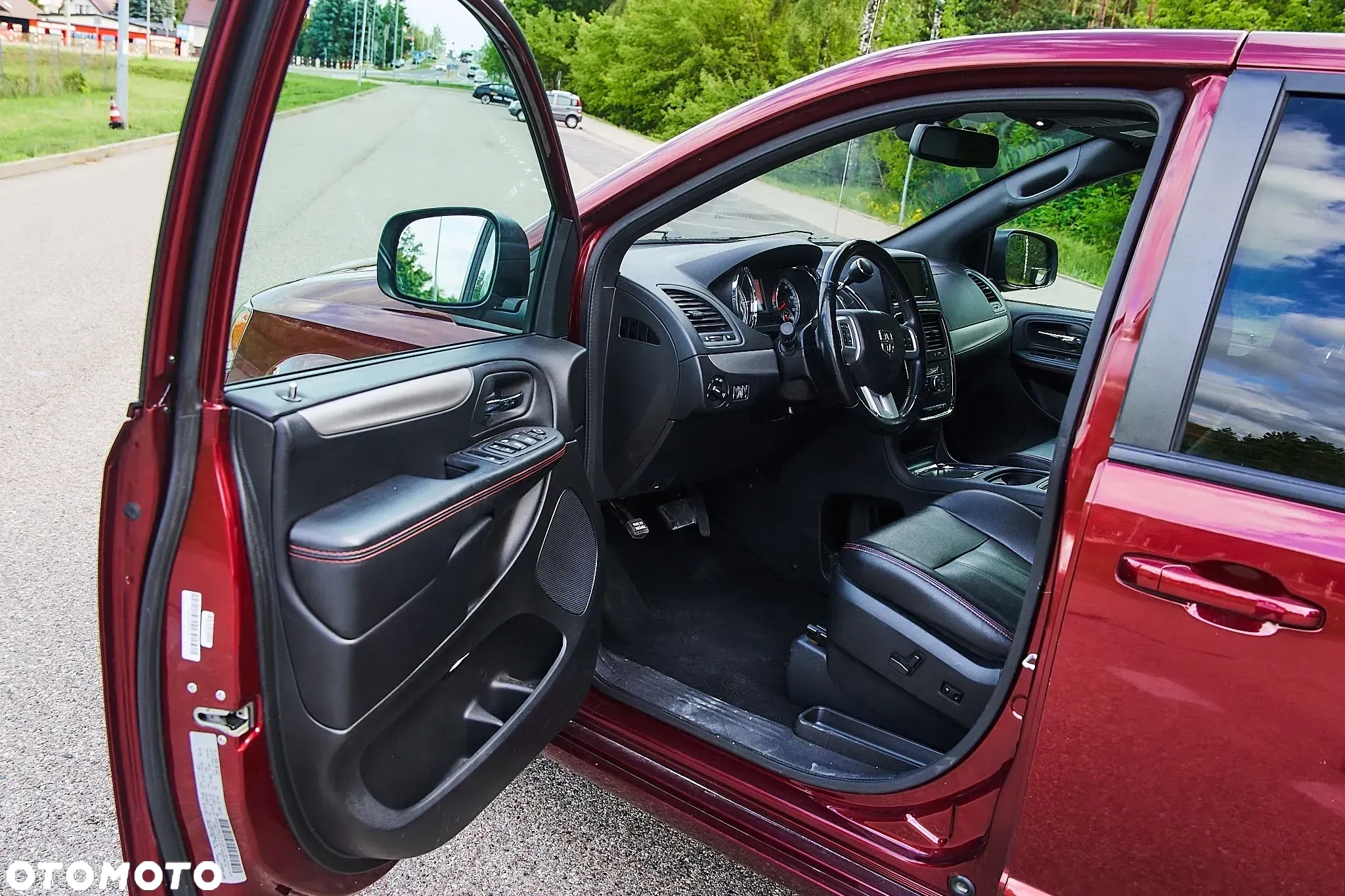 Dodge Grand Caravan - 26