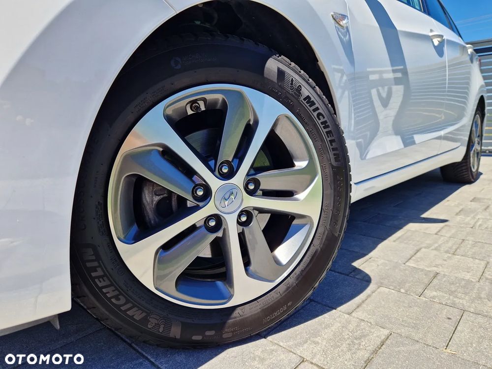 Hyundai i30 blue 1.4 YES Silver - 4