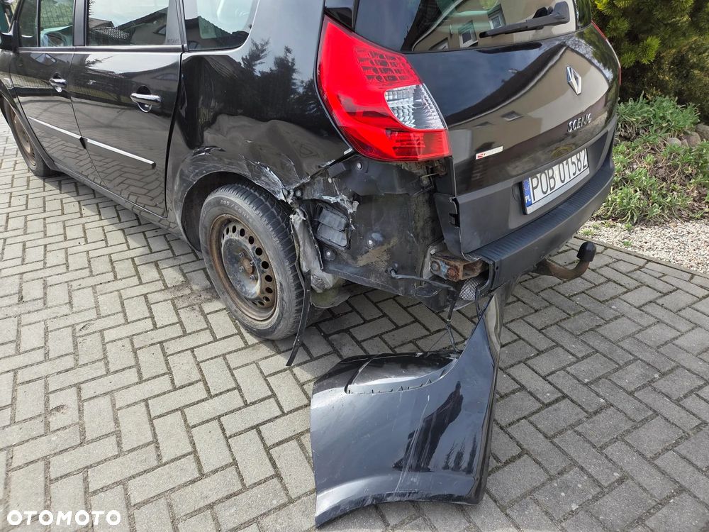 Renault Scenic 1.9 dCi FAP Avantage - 5