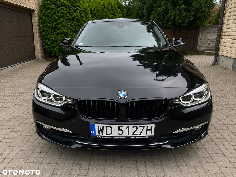 BMW Seria 3 330i GPF xDrive - 1