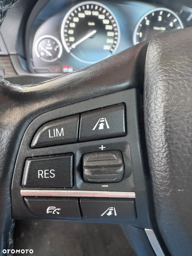 BMW Seria 5 525d xDrive Touring - 18