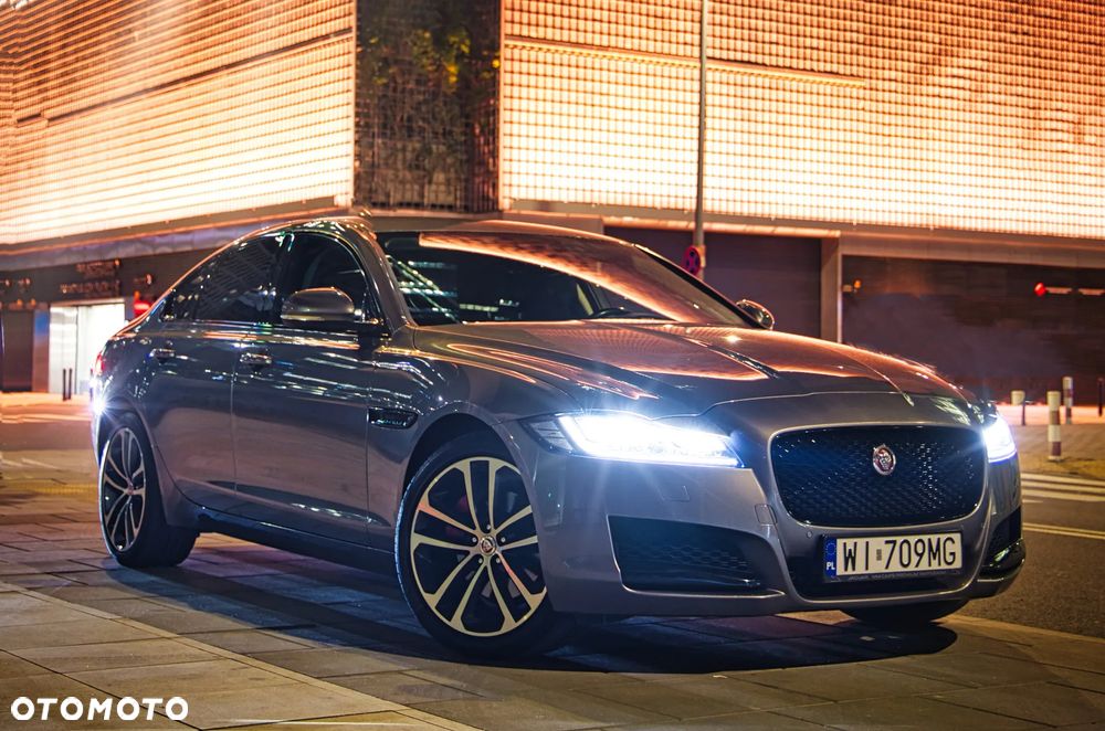 Jaguar XF 2.0 T Prestige - 1