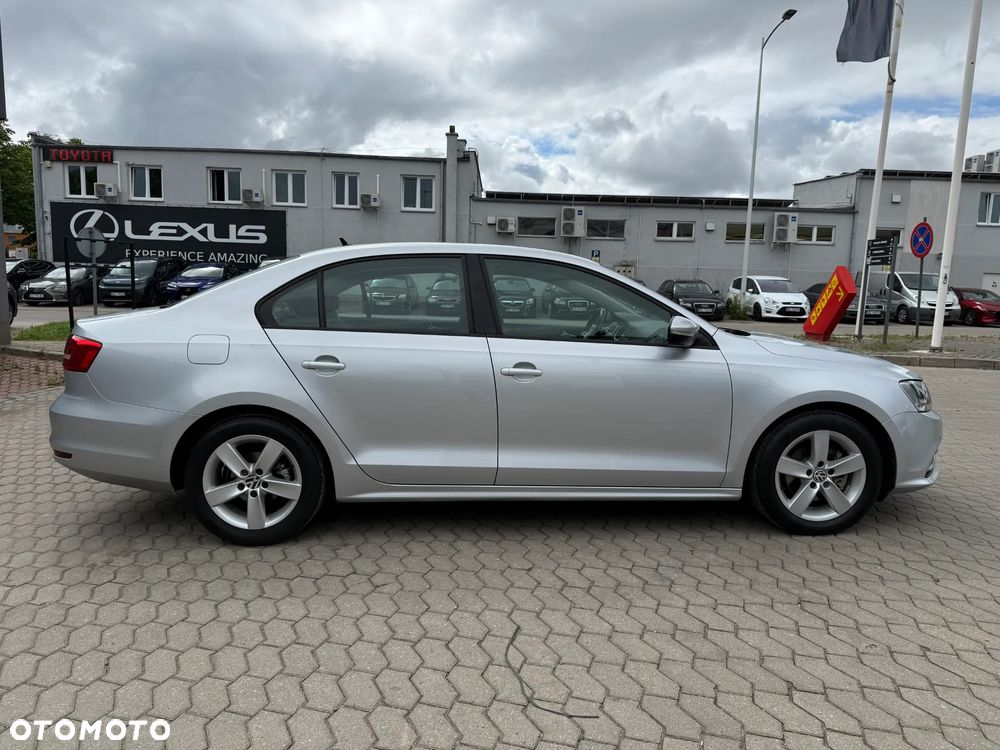 Volkswagen Jetta 2.0 TDI DPF Comfortline - 11