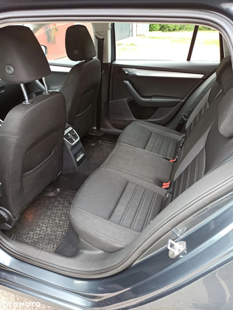 Skoda Octavia 2.0 TDI Ambition DSG - 12