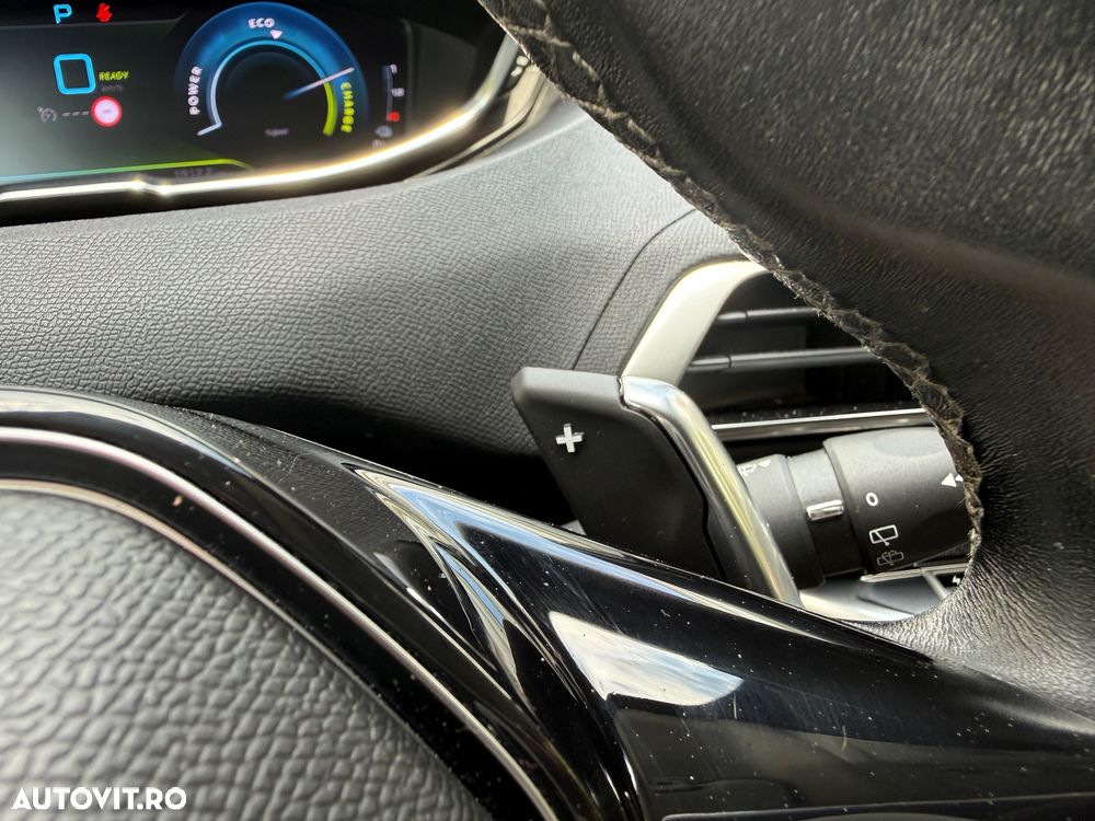 Peugeot 3008 225 e-EAT8 Allure Pack - 32