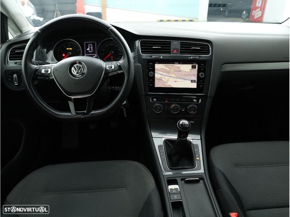 VW Golf 1.0 TSI Confortline - 18