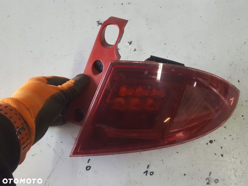 SEAT LEON 2 II LIFT 09-12r LAMPA LED PRAWA TYŁ TYLNA - 2
