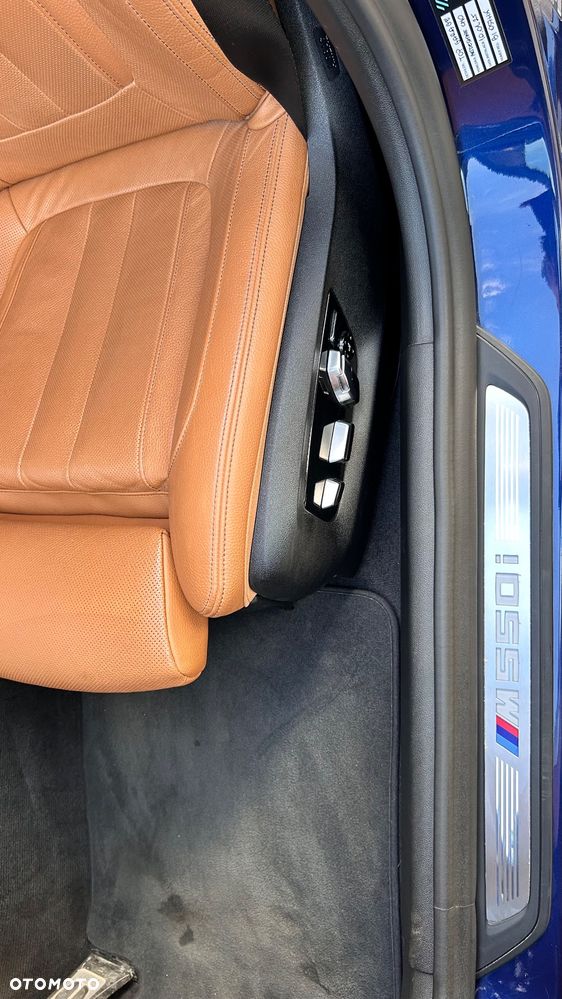 BMW Seria 5 M550i xDrive - 33