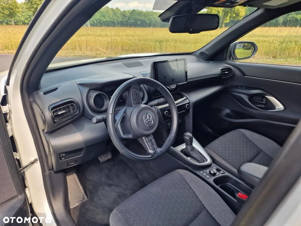 Toyota Yaris Cross Hybrid 1.5 Comfort 4x4 - 8
