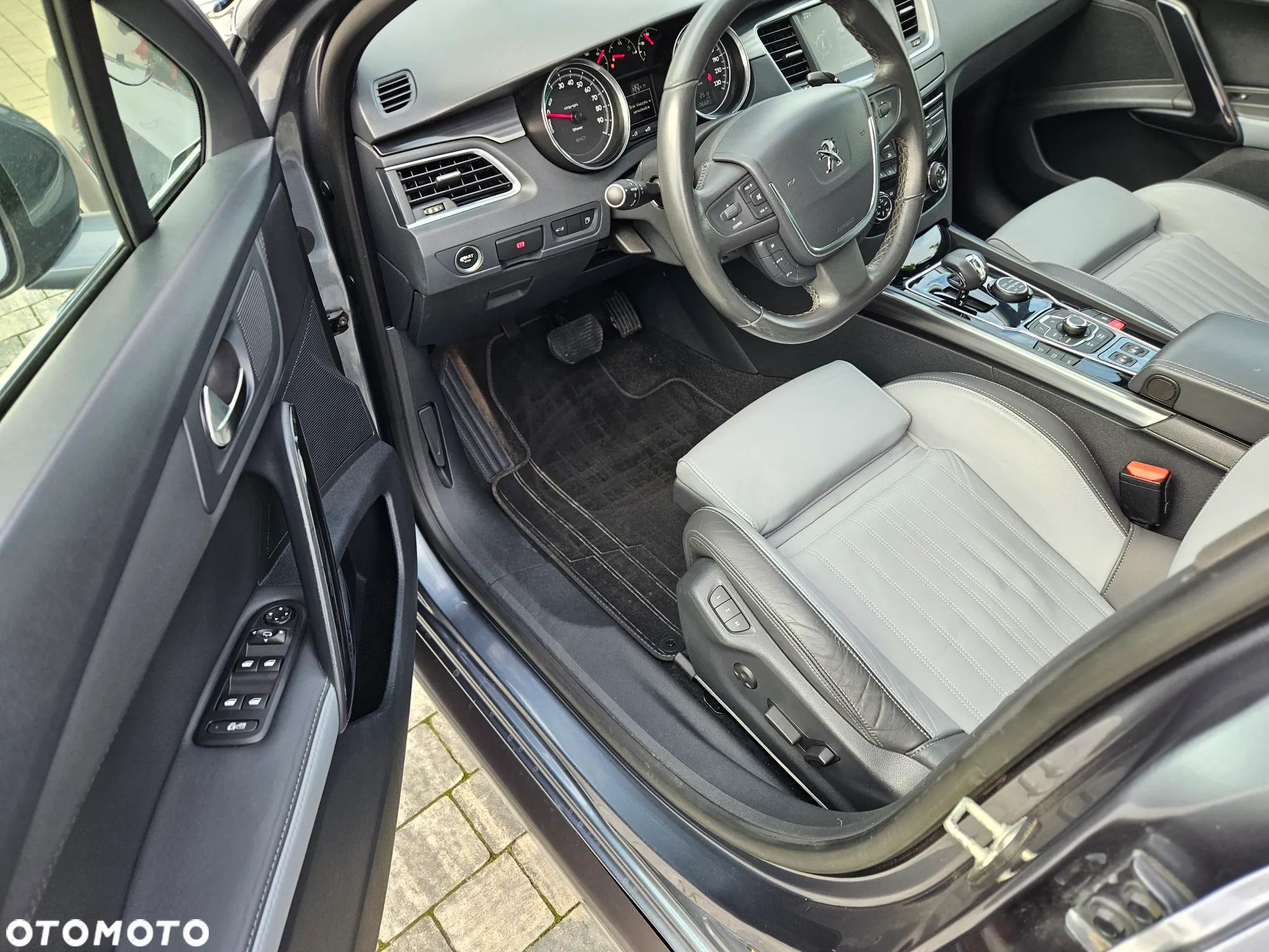 Peugeot 508 RXH Hybrid4 - 12