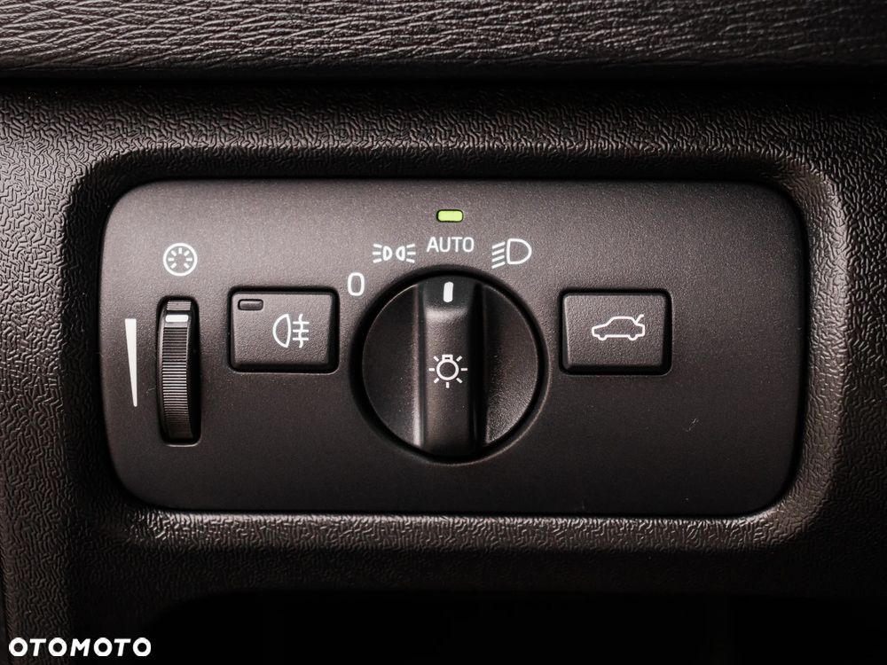 Volvo V40 D2 Geartronic - 28