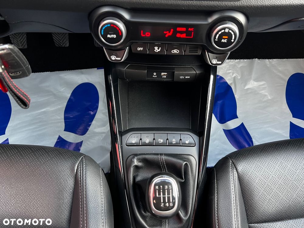 Kia Stonic 1.4 L - 23