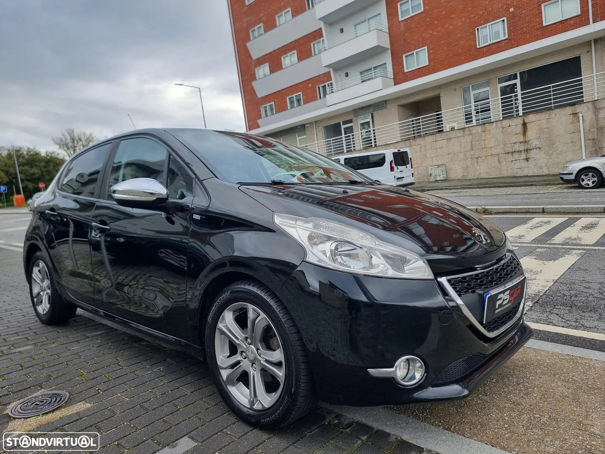 Peugeot 208 1.4 HDi SE Style - 5