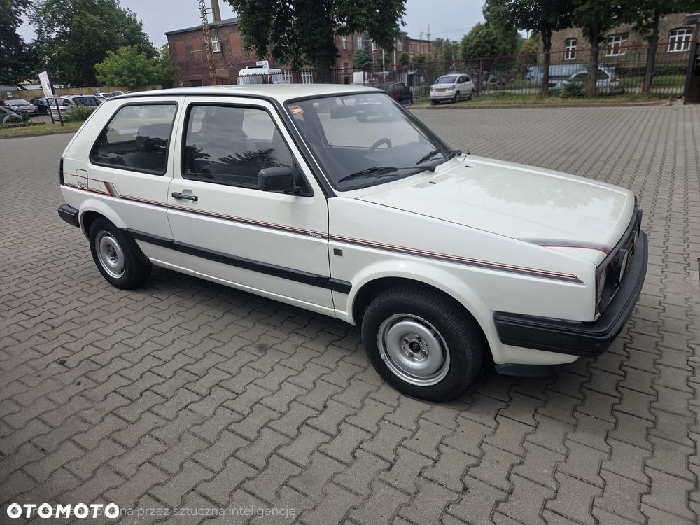 Volkswagen Golf - 2