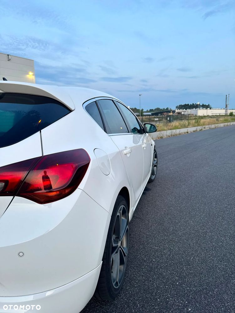 Opel Astra 1.6 T SIDI Cosmo S&S EU6 - 9