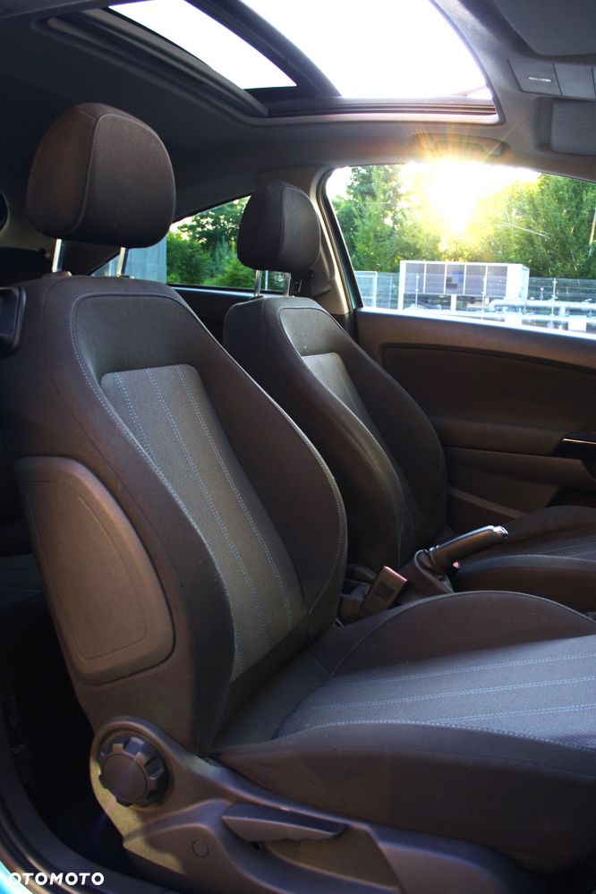 Opel Corsa 1.4 16V Color Edition - 15