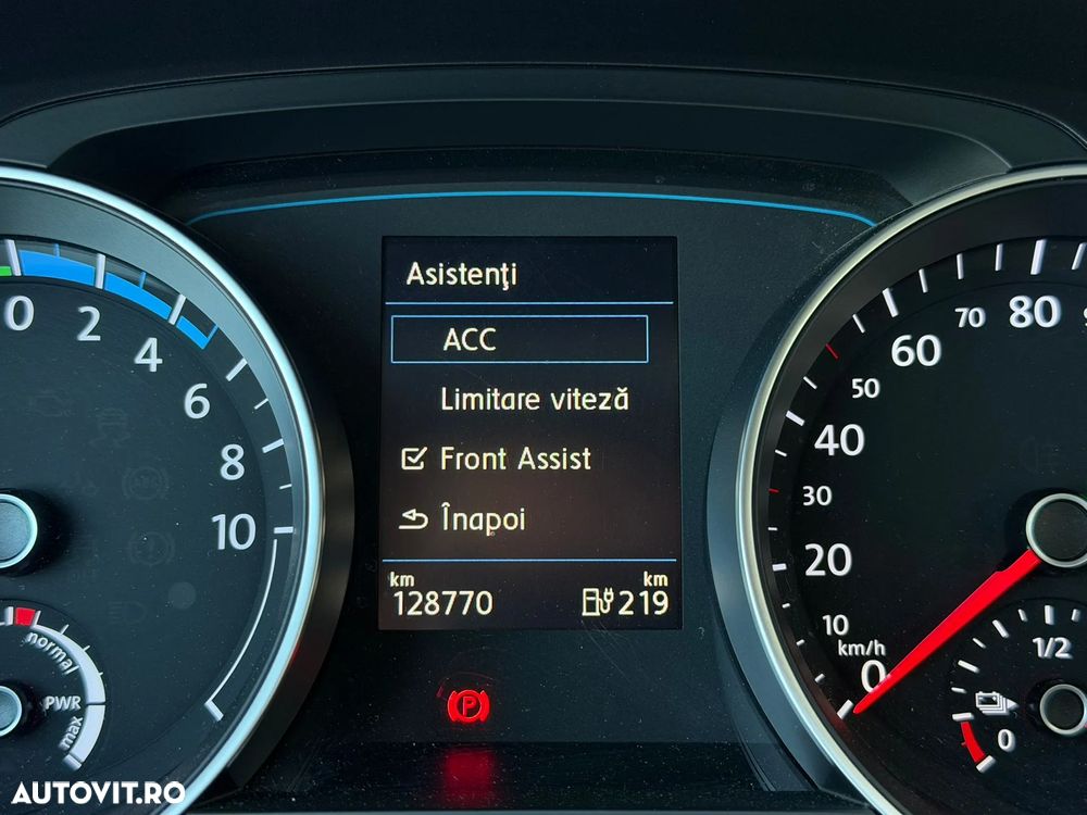 Volkswagen e-Golf - 23