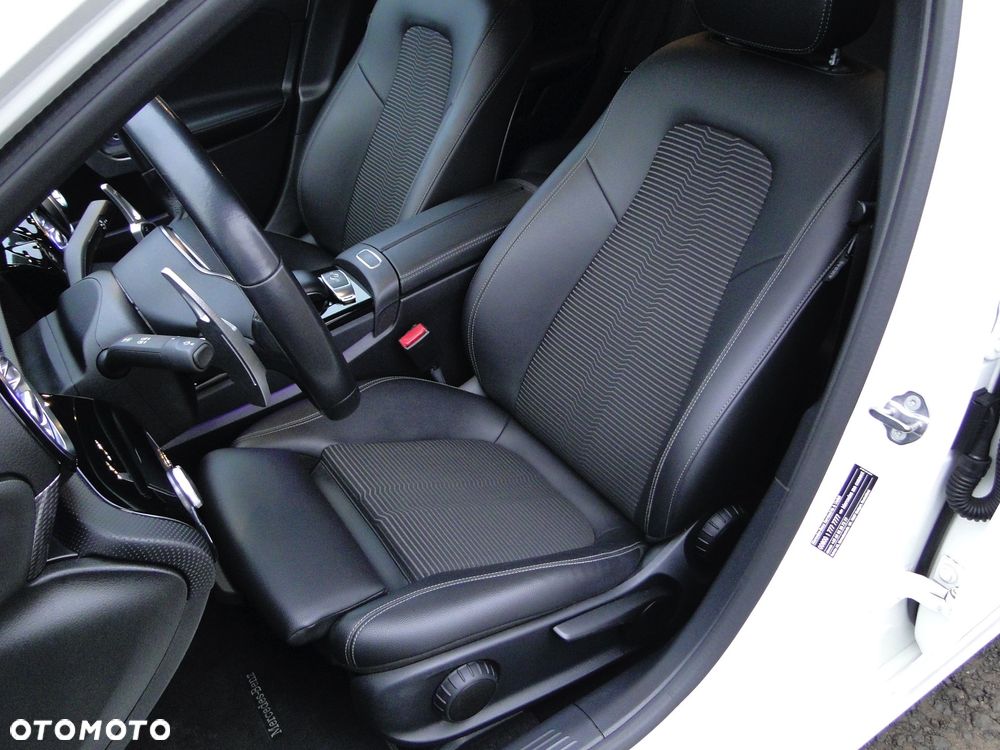 Mercedes-Benz Klasa A 200 7G-DCT Edition 1 - 18