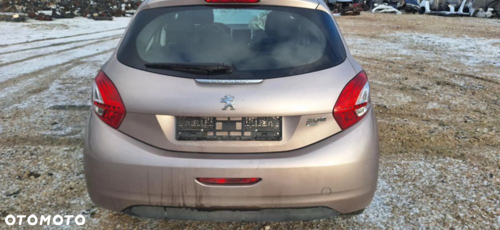 Peugeot 208 KCK pas tył podłoga wanna - 1
