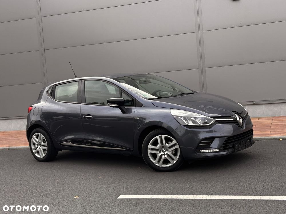 Renault Clio 1.2 16V 75 LIMITED - 9