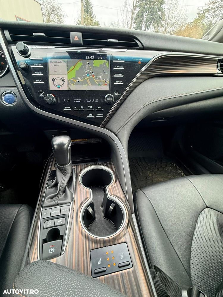 Toyota Camry 2.5 Dynamic - 16