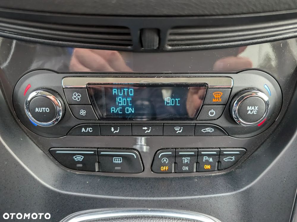 Ford Kuga 2.0 TDCi 4x4 Titanium - 33