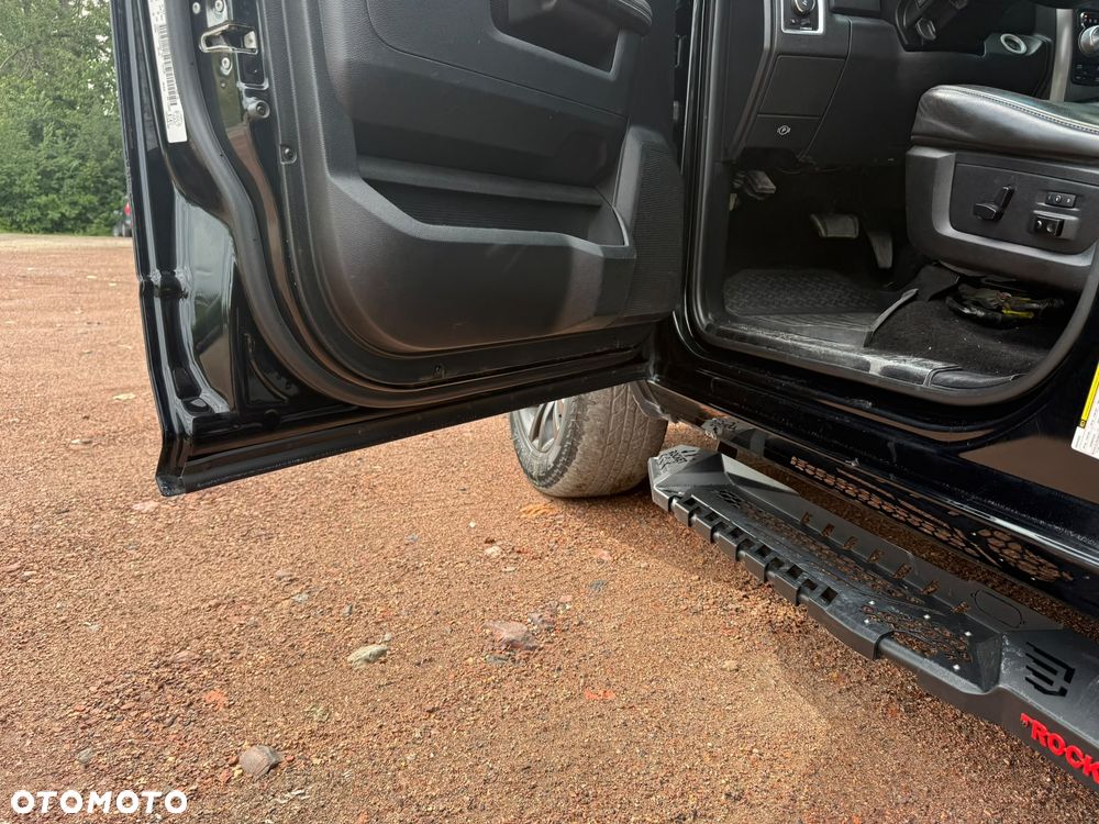 Dodge RAM 5.7 4x4 - 16