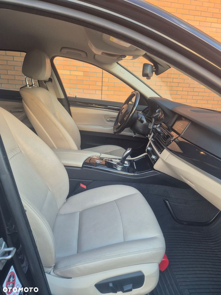 BMW Seria 5 520d xDrive - 5