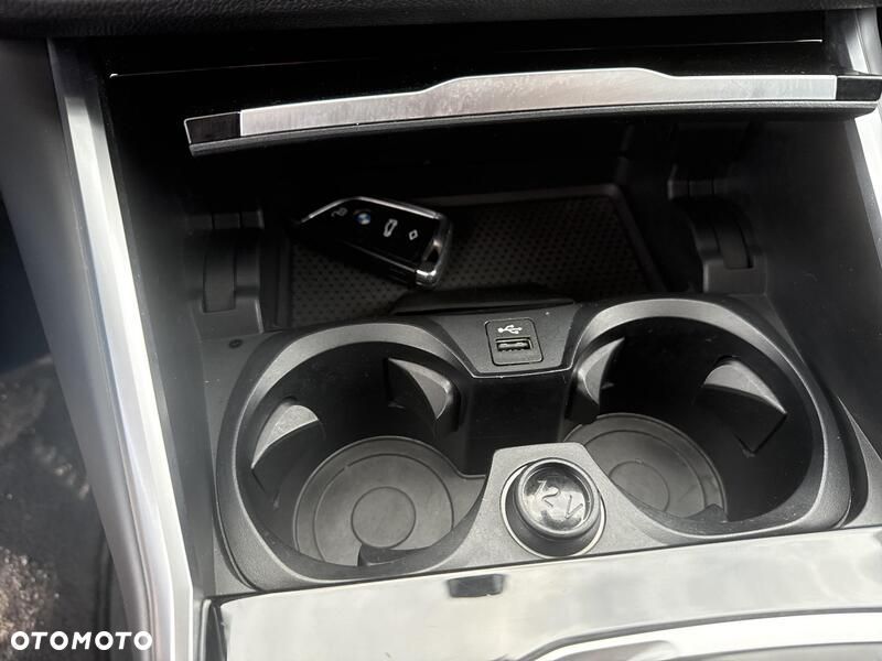 BMW Seria 3 320i Sport Line - 16