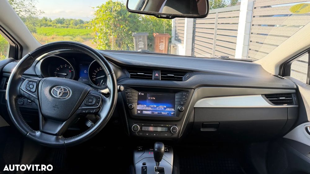 Toyota Avensis 1.8 Multidrive S Executive - 7